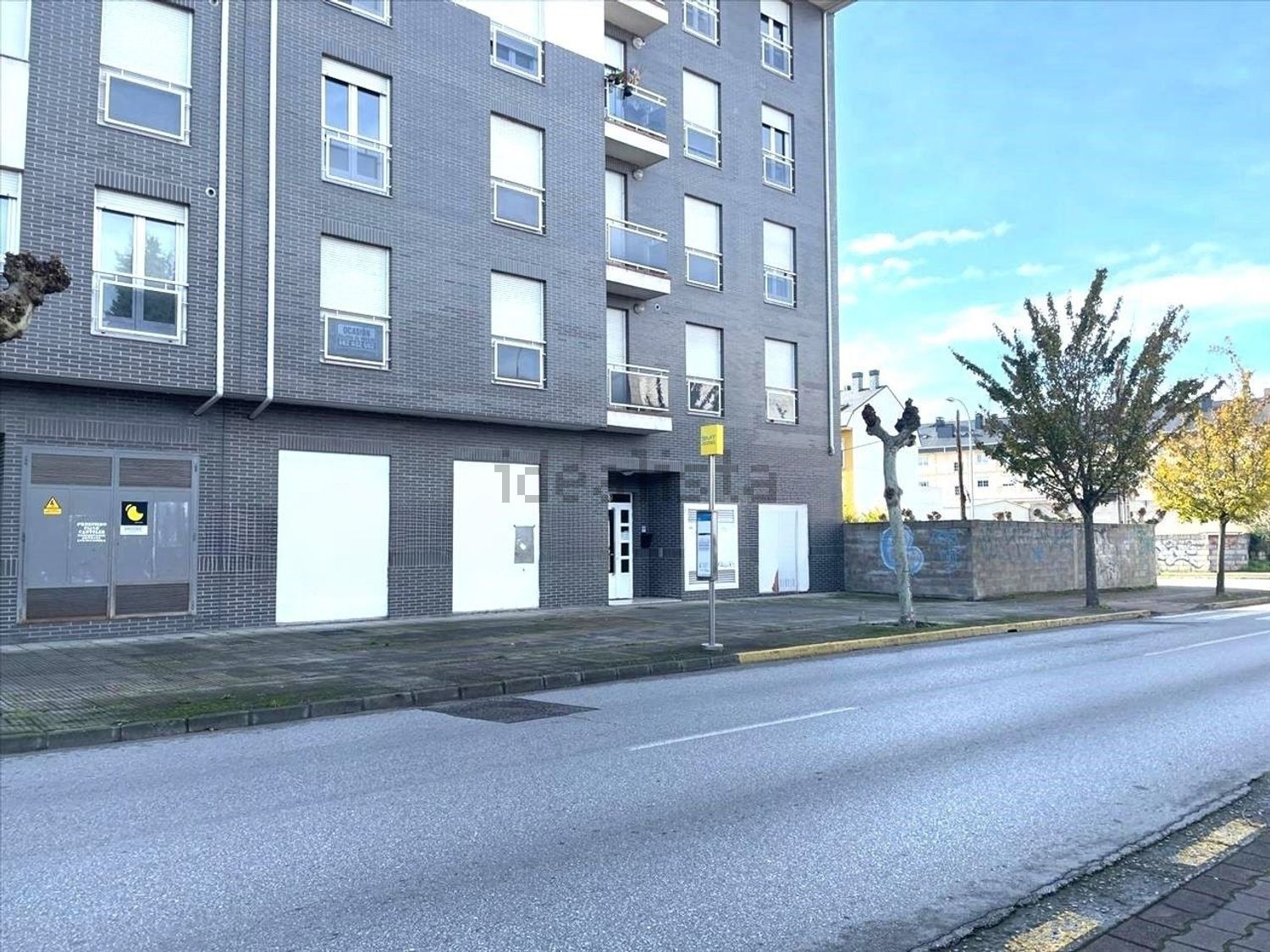 Imagen 03 de Local en venta en Avenida de la Cemba, Flores de Sil, Ponferrada