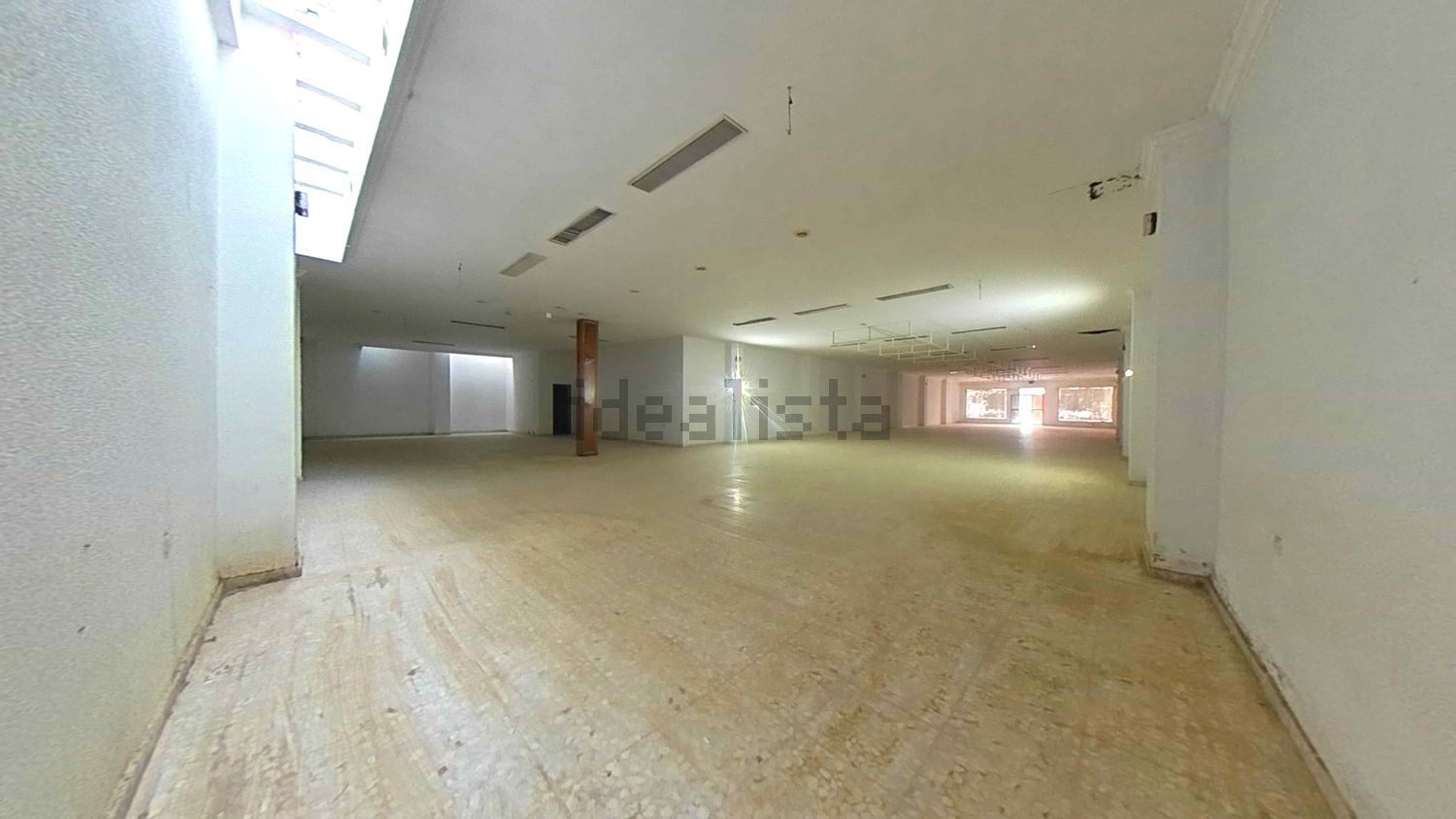 Imagen 03 de Local en venta en Calle Ramón y Cajal, Mairena del Alcor