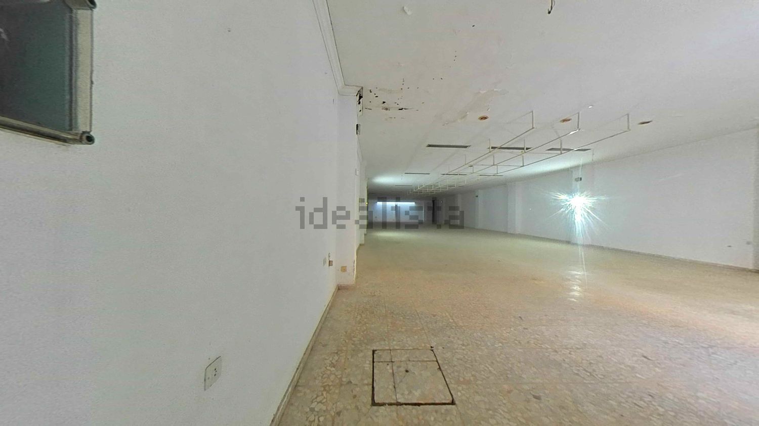 Imagen 05 de Local en venta en Calle Ramón y Cajal, Mairena del Alcor