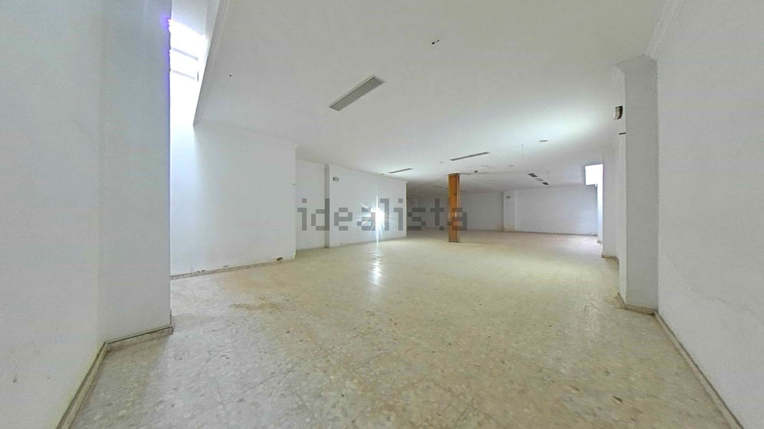 Imagen 06 de Local en venta en Calle Ramón y Cajal, Mairena del Alcor
