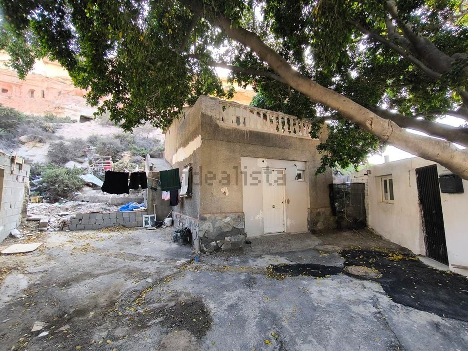 Imagen 02 de Chalet adosado en venta en Calle Potera, La Chanca - Pescadería, Almería